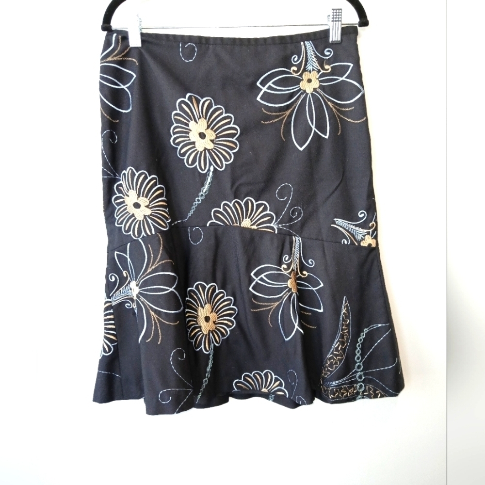 Ann Taylor Loft women's 8 wool blend embroidered black skirt blue tan floral